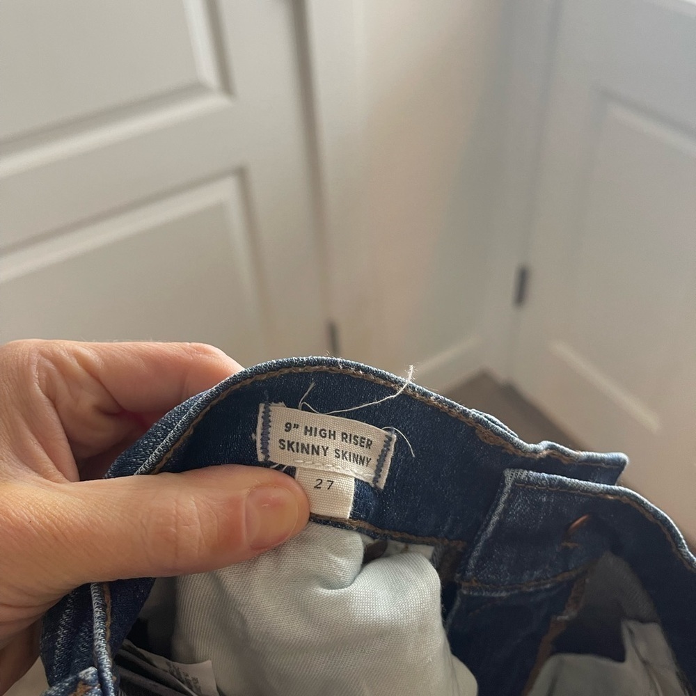 Madewell 9” High Rise Skinny Jean Rip + Repair Edition - 27 - Picture 5 of 8